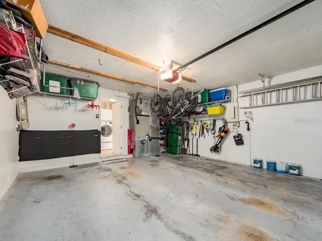 2 CAR GARAGE