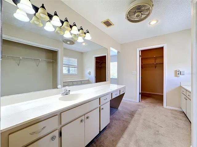 Primary En Suite