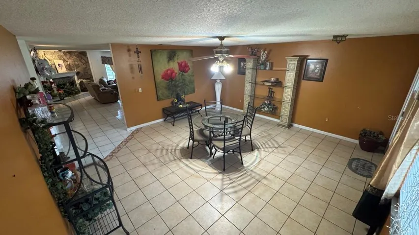 Entrance/Dining Room 4