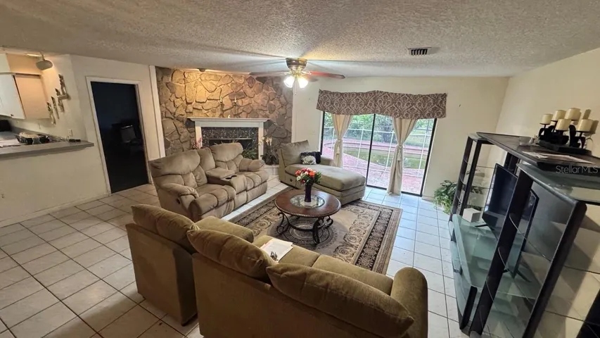Family room 5