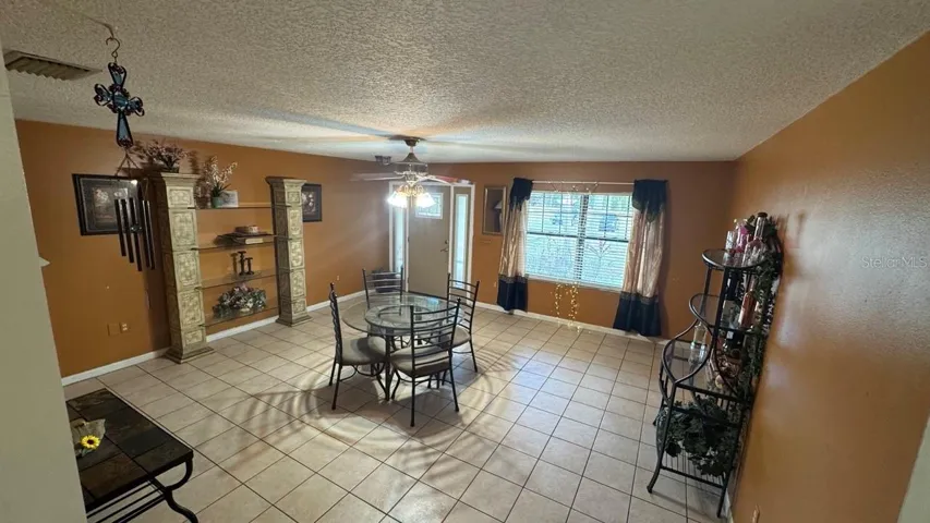 Entrance/Dining Room 3