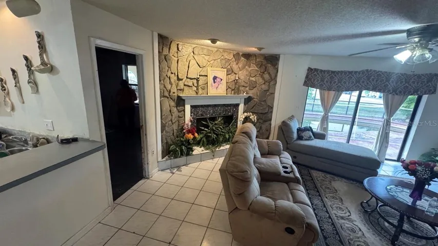 Family room 2