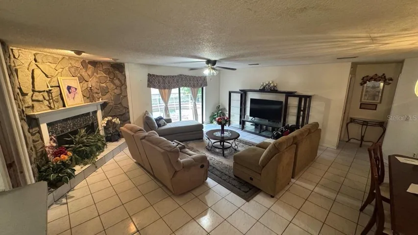 Family room 1