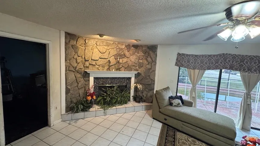 Family room 6