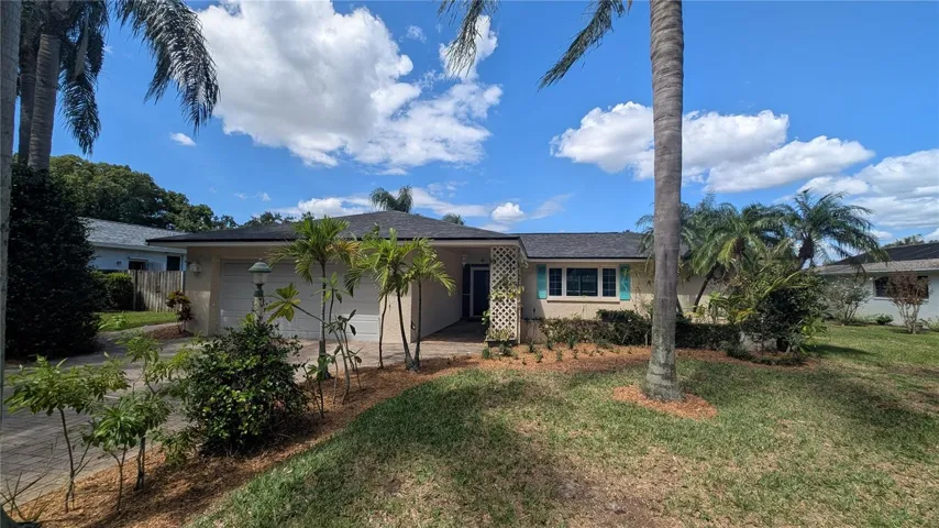 Updated 3/2/2 Pool Home