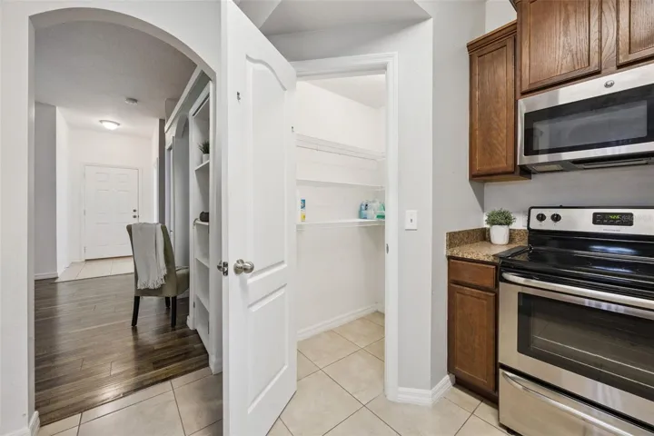 Walk-in Pantry