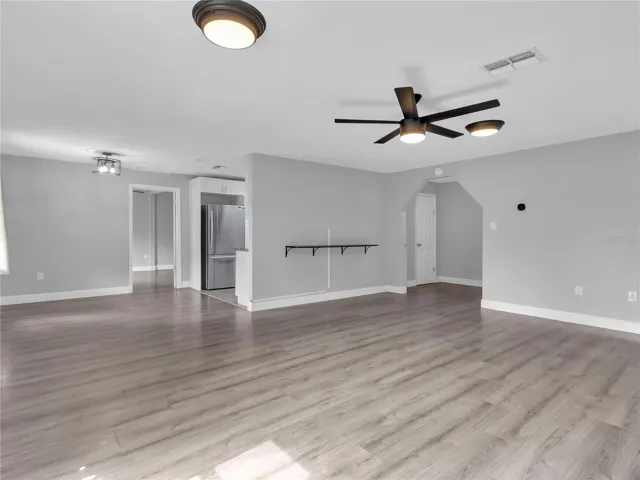 Living Room/Dining Area