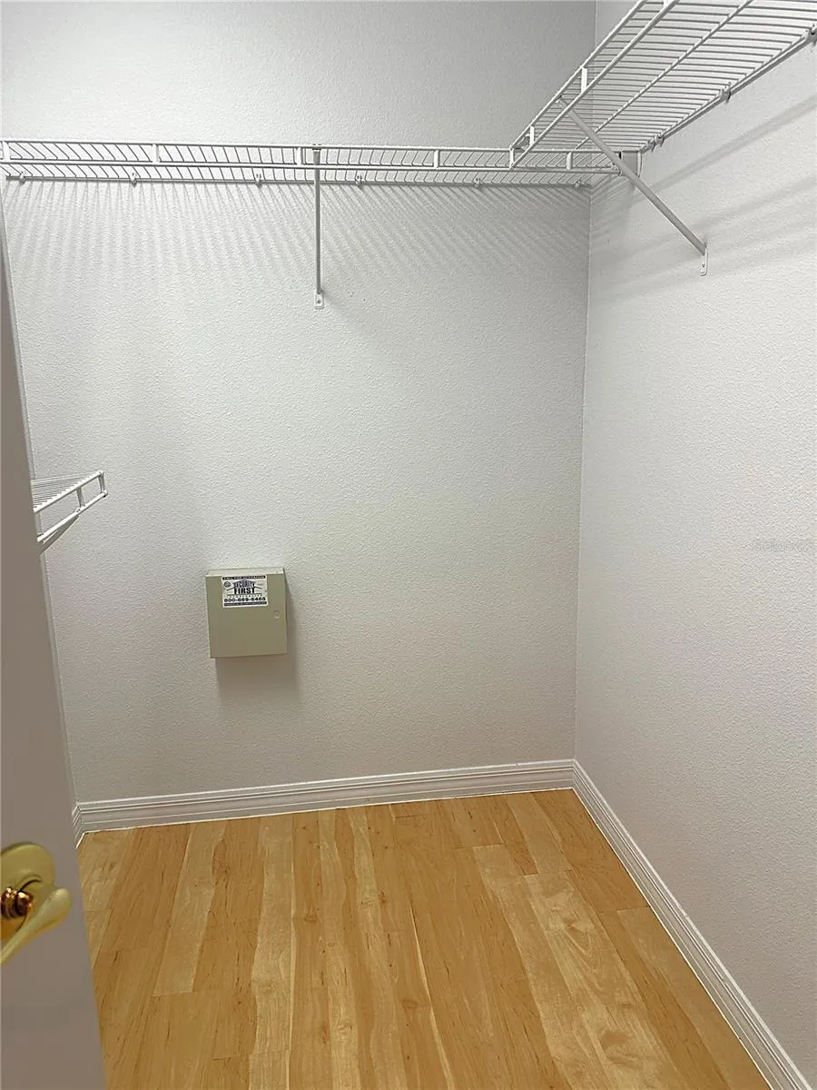 Walking closet