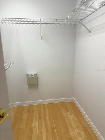 Walking closet