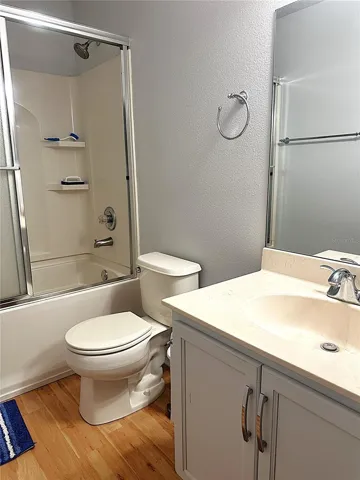 2nd floor bathroom