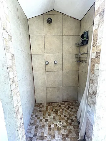 Outdoor shower for the gardener