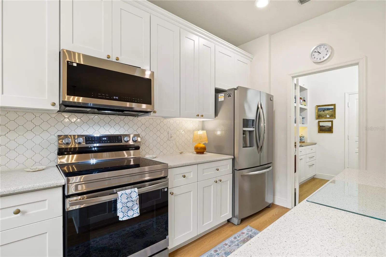 Kitchen with backsplash.