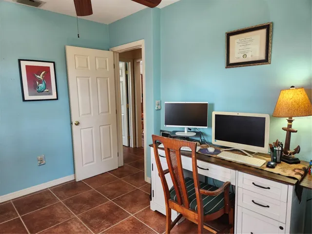 Guest bedroom 2 or home office