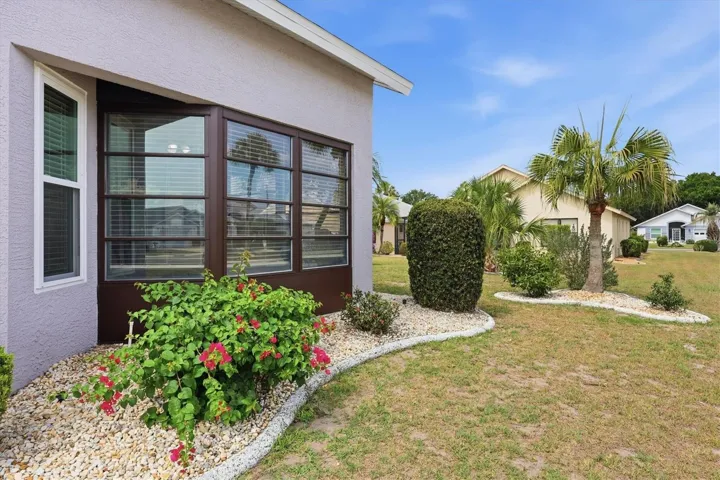 EXTERIOR FLORIDA ROOM