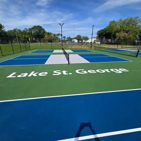 4 pickelball community courts