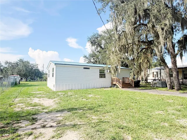NO lot rent and NO HOA