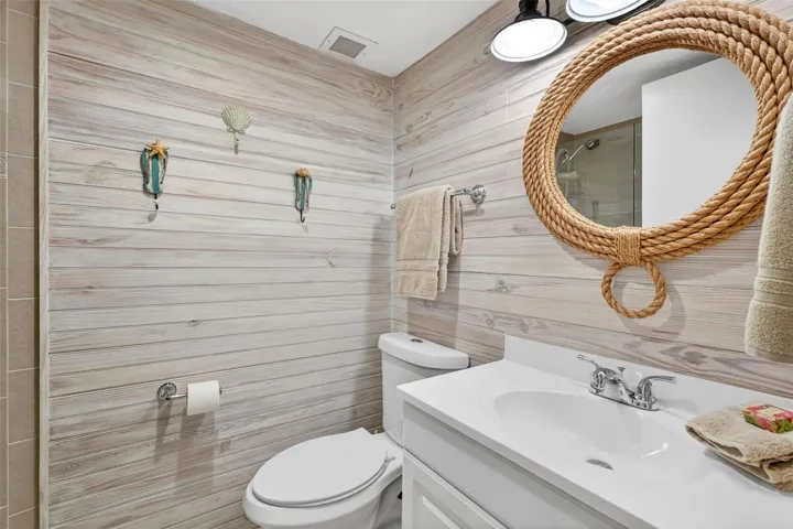 633 Alhambra Rd, Unit 205, Venice FL 34285