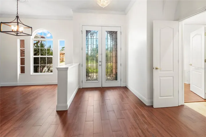 Entry - Dining Rm