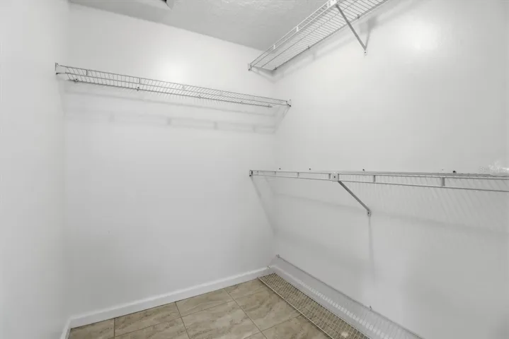 Master Bedroom w/ Large Walk-in Closet