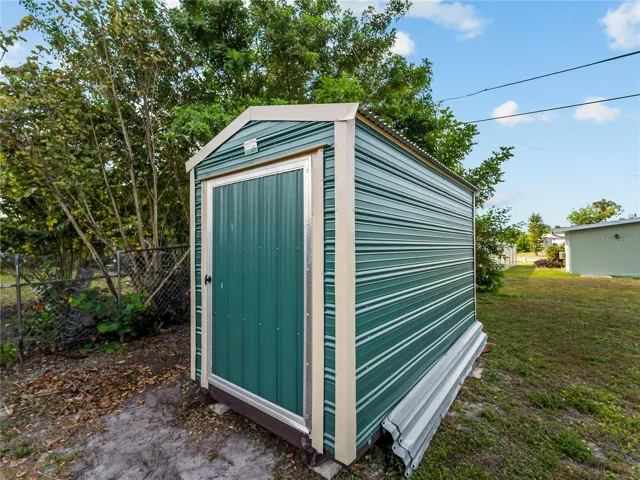 Storage_21915CalvinLn_PortCharlotte_Backyard_Daylight.jpg