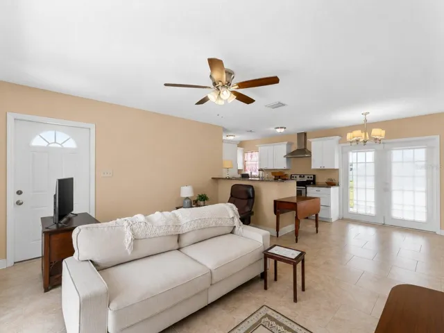 LivingRoom_21915CalvinLn_PortCharlotte_OpenConcept.jpg