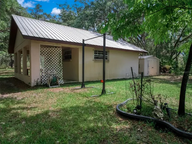 Detached garage/worshop/gym