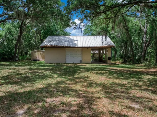 Detached garage/worshop/gym