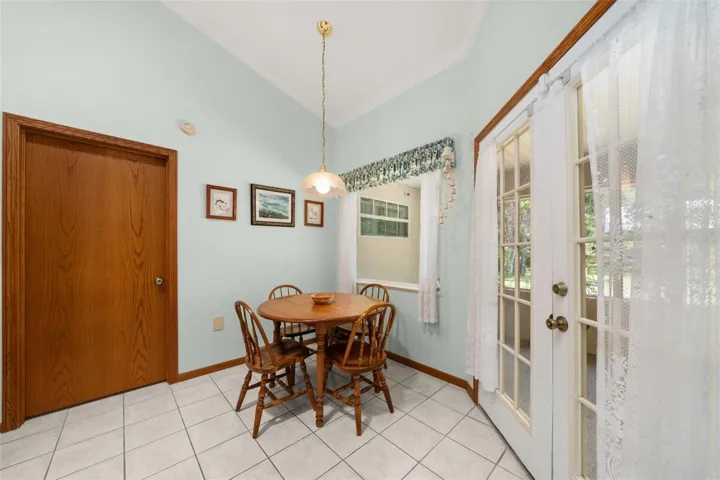 eat in kitchen area