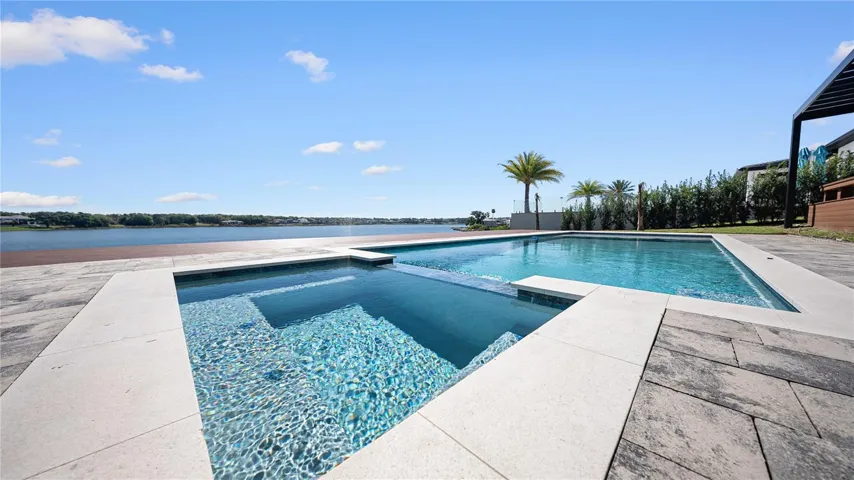 Breathtaking panoramic water views.