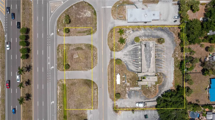 3570 Tamiami Trail zoned CG with highly visible 45.5K VPD