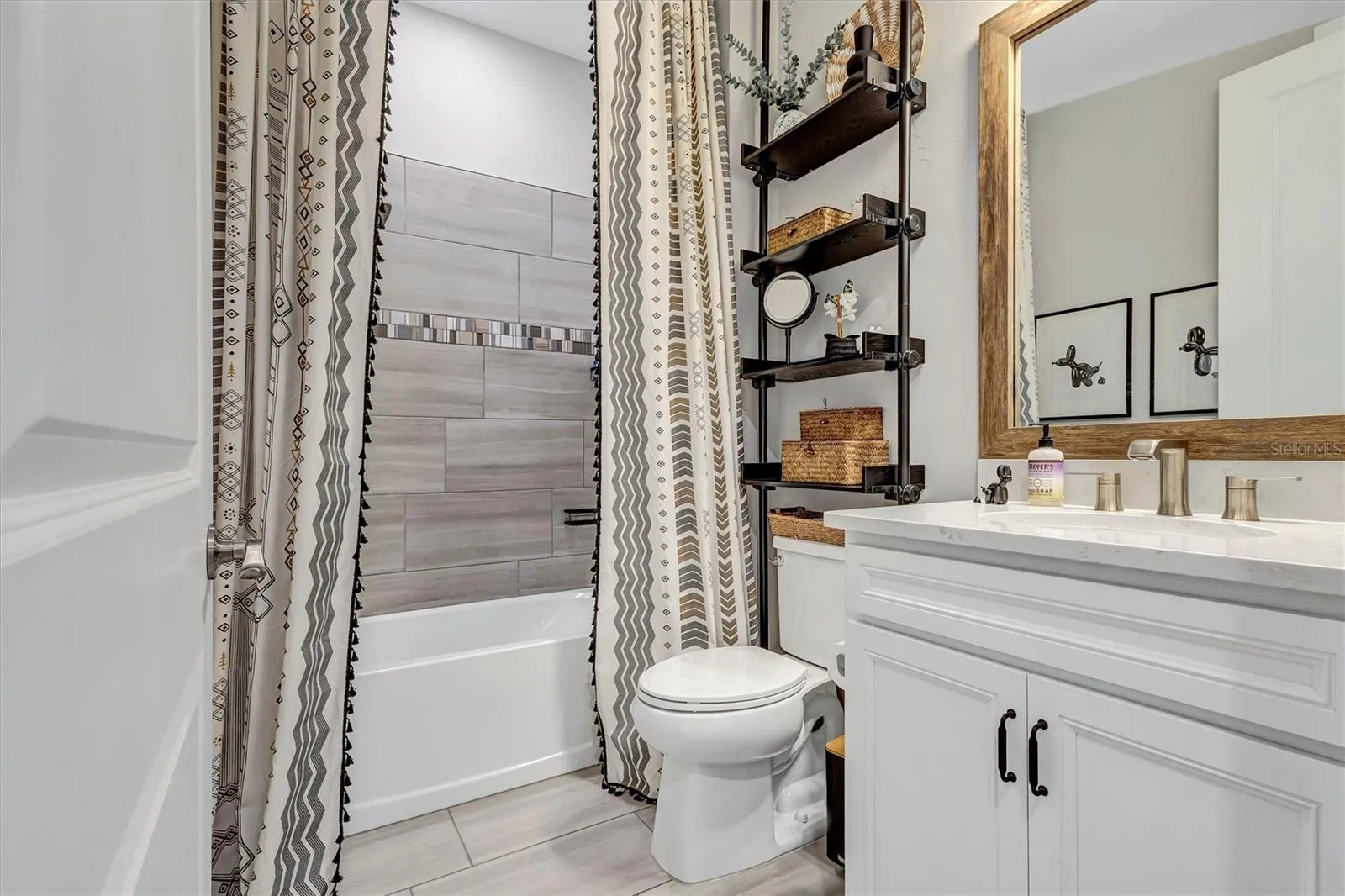 guest bathroom 2