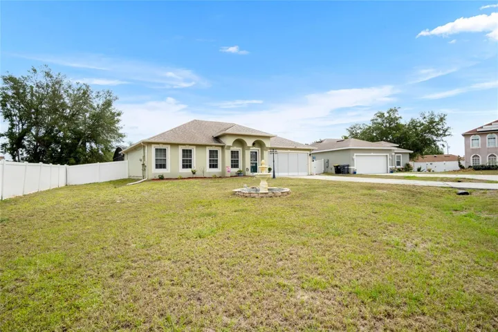 Front Yard/Fountain