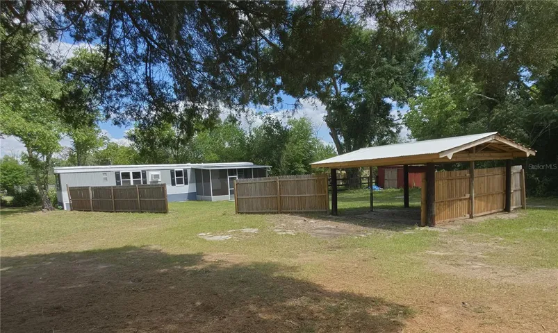 Mobile with carports