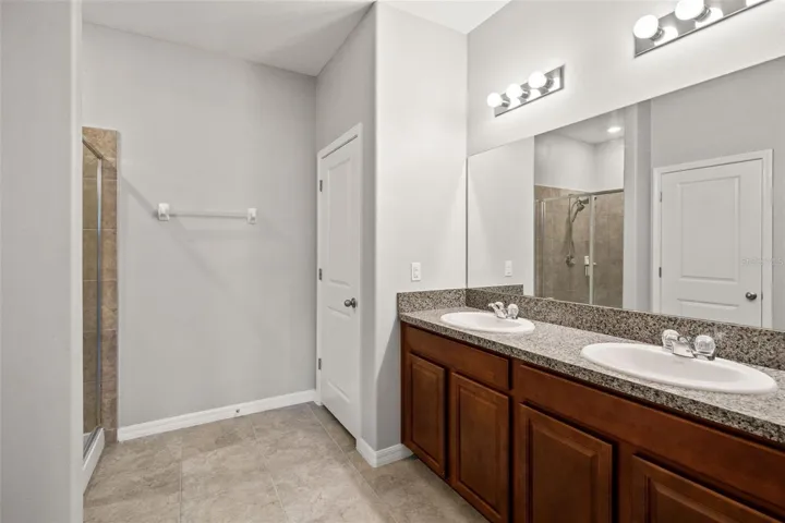 Ensuite Primary Bathroom