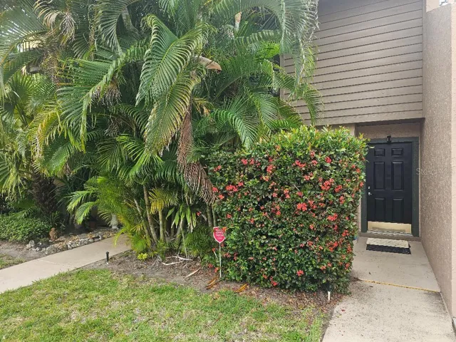 Exterior Front Entry
