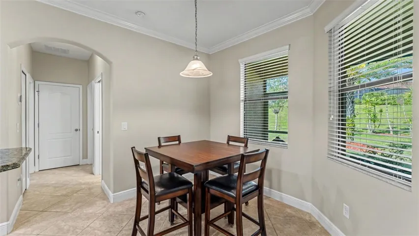 Dinning area next to the kitchen