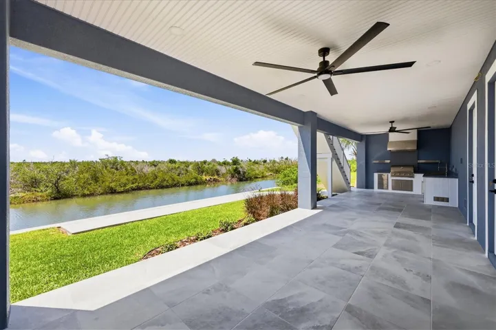 Lower Lanai with Built In Kitchen!