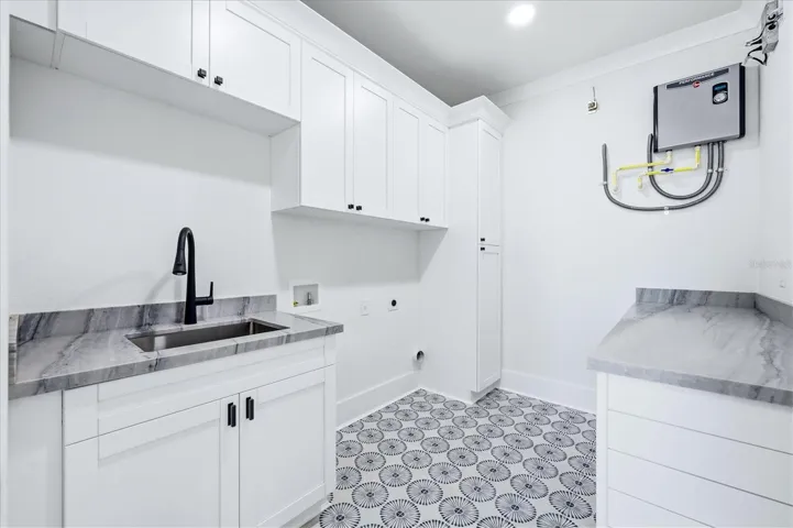 Large Laundry Room!