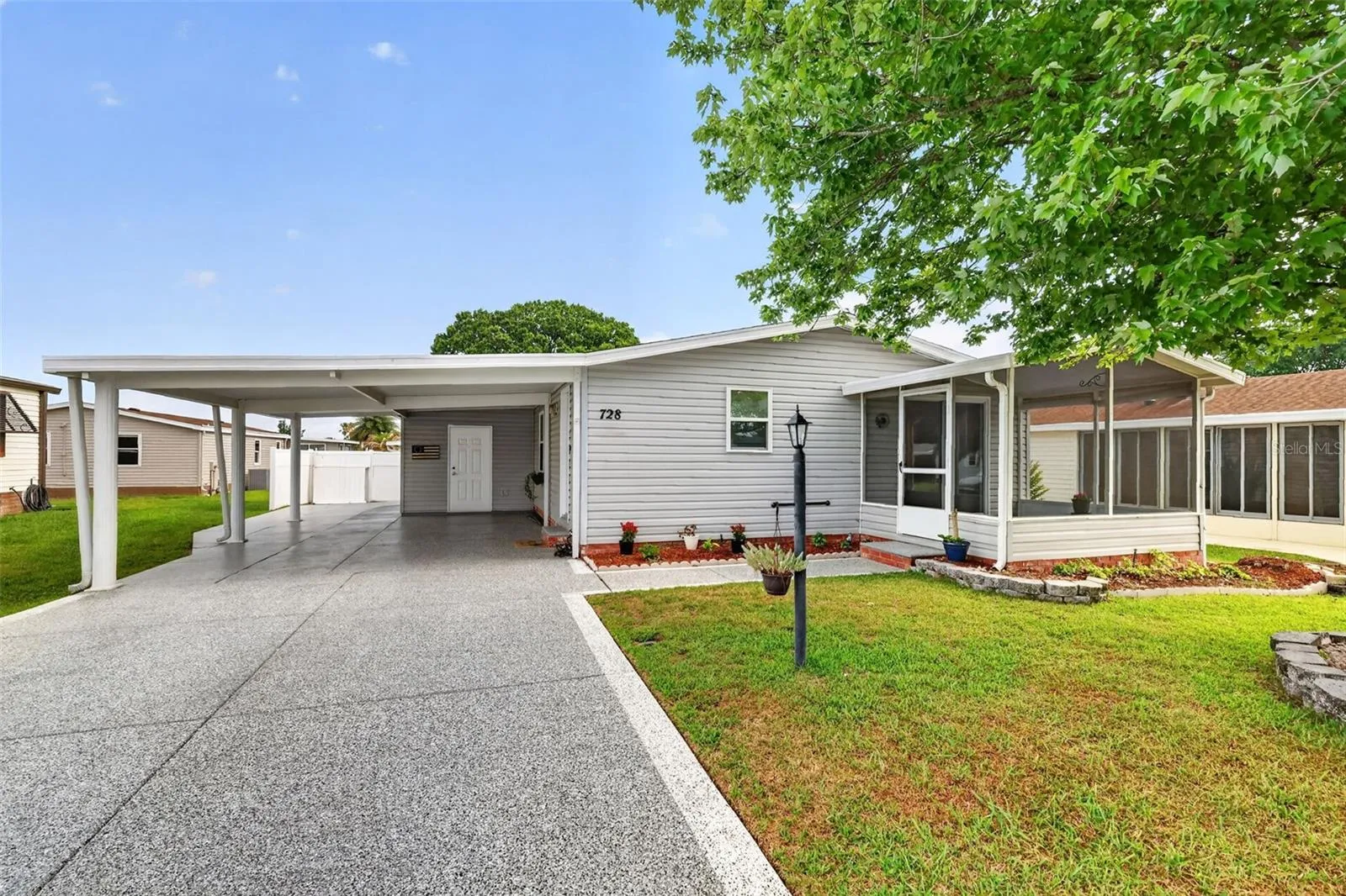 728 Prado Dr. - Large carport