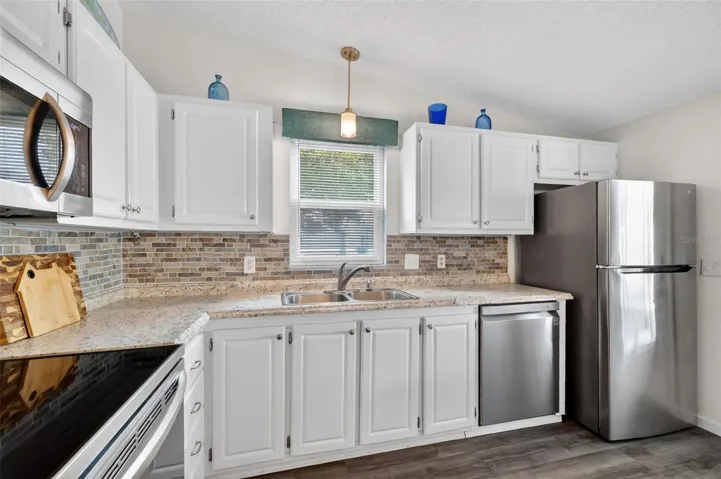 Light and bright kitchen