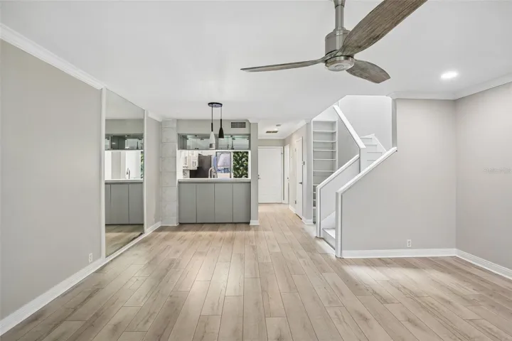 LIVING ROOM/DINING ROOM COMBO
