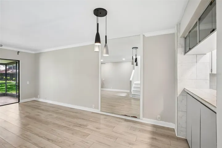 LIVING ROOM/DINING ROOM COMBO