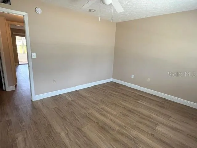 Second bedroom.