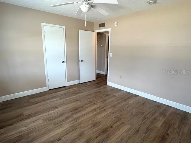 Second bedroom.