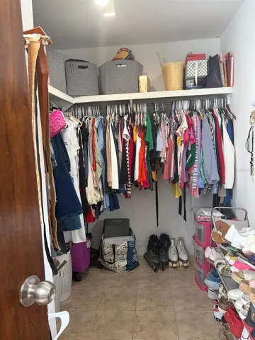 Walk-in Closet