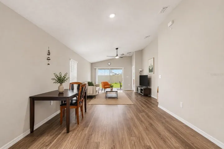 14919 Sterling Spur Ave, Lithia FL 33547 - Dining/Living Room view