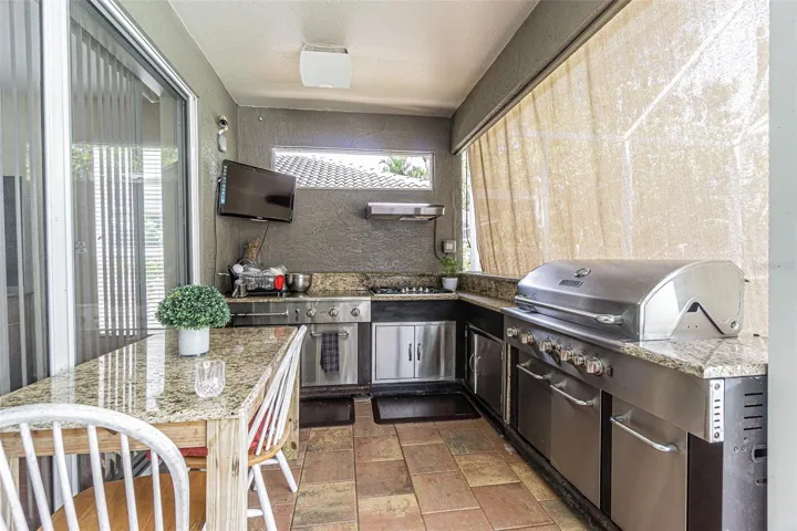Outdoor Kitchen