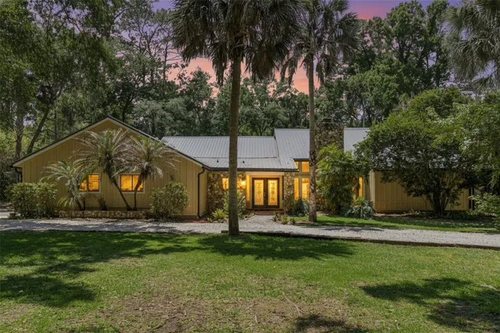 136 Wisteria Dr