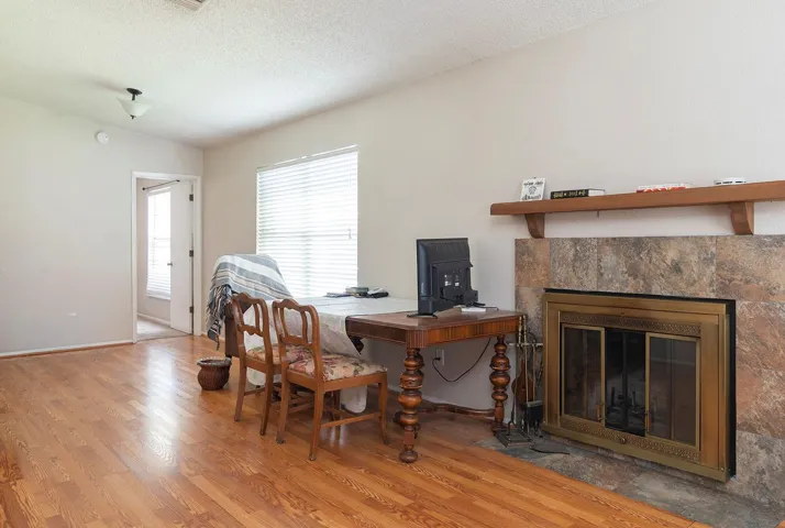 Living Room/Dining Room Area