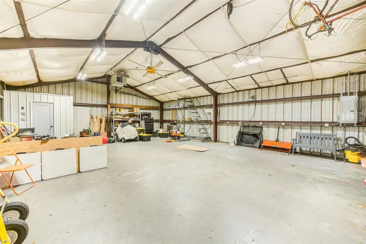 Air-Conditioned Workshop/Garage/Toy Storage, etc 30X40